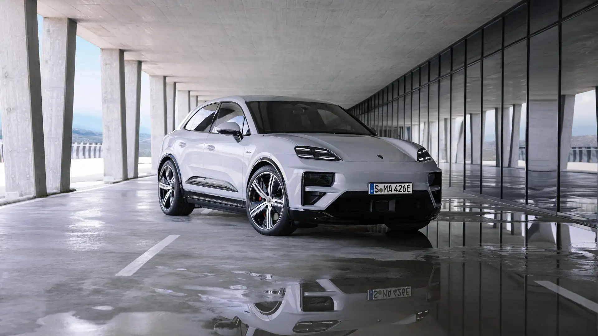 Para eksekutif Porsche berpendapat Macan baru akan tetap menjadi model merek terlaris.