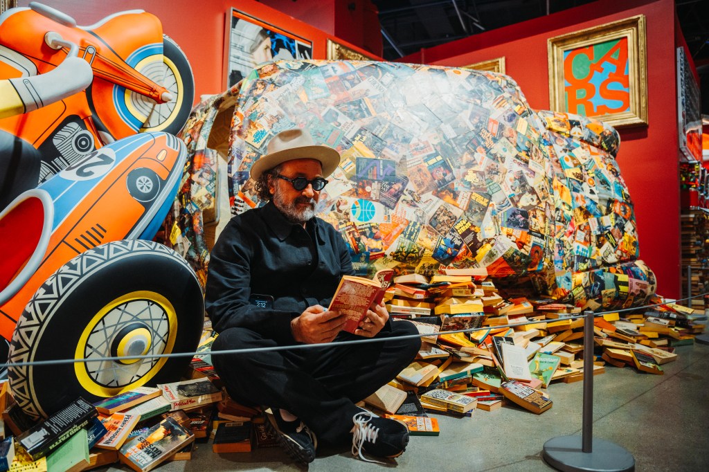 Galeri Foto: Lihatlah Pameran Seni Museum Otomotif Petersen oleh Mr. Brainwash