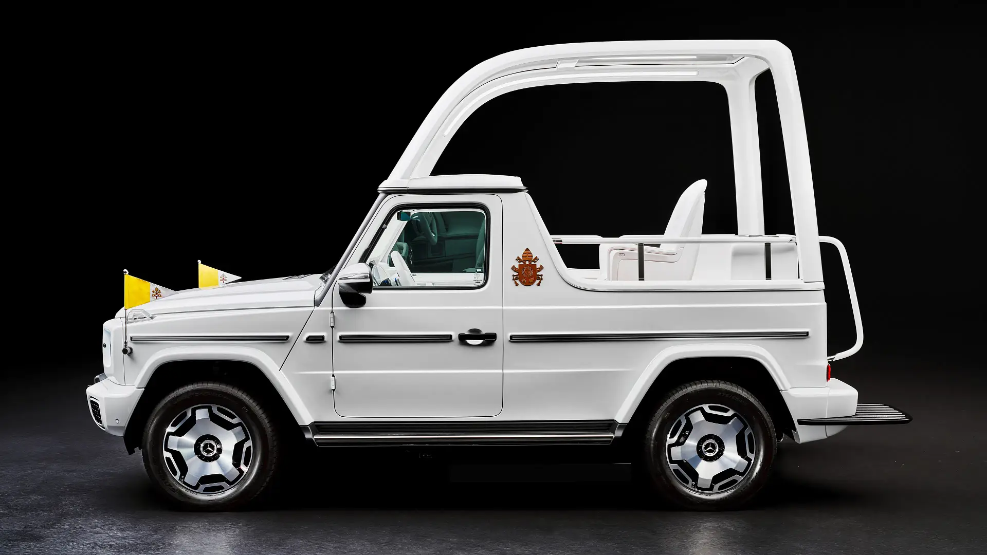 Mercedes-Benz G-Wagen Popemobile